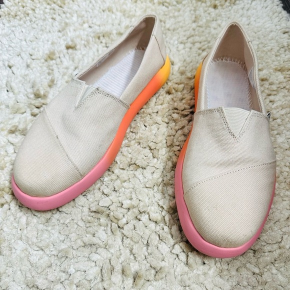 TOMS Canvas Beige Rubber Ergonomics Multi Colors Platform, Slip on Shoes 8.5 US - Picture 2 of 7